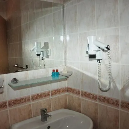 Peace Hotel 3*